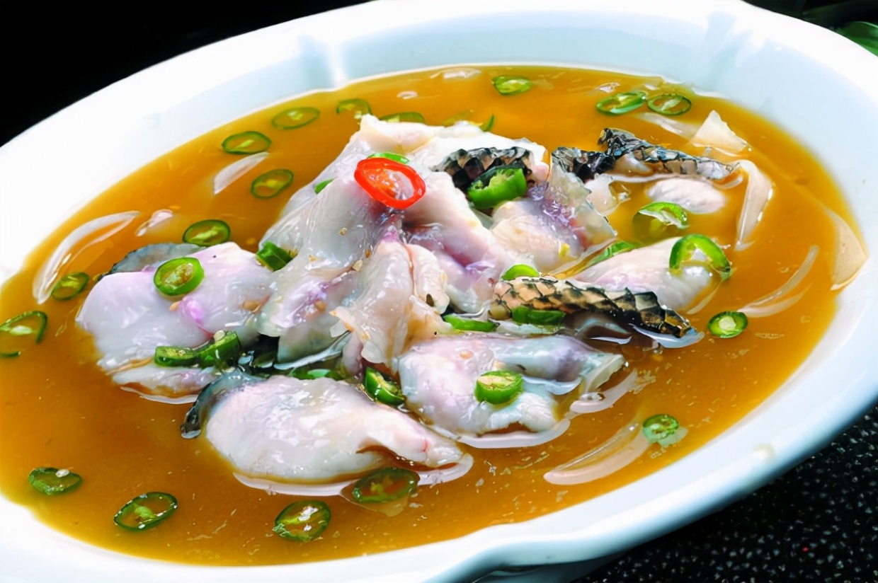 财鱼:长得吓人,凶猛又爱吃鱼,离水3天不死,却是“鱼中珍品”