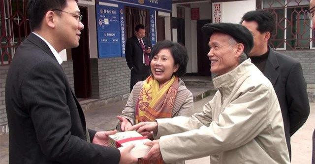 江姐现在孙子的照片,江姐孙子回国视频