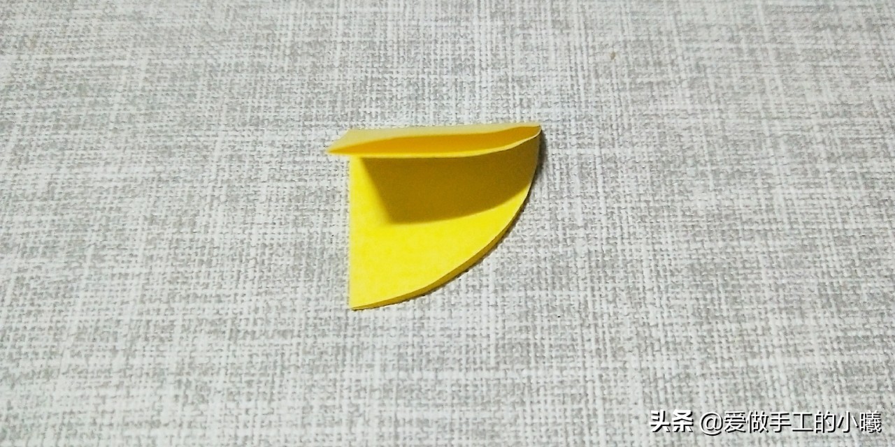 菠萝笔筒折纸图片大全,如何让折纸小菠萝卡住