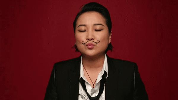 贾玲发博:自己第一次“开火车”紧张,网友:真香!厉害了我的玲