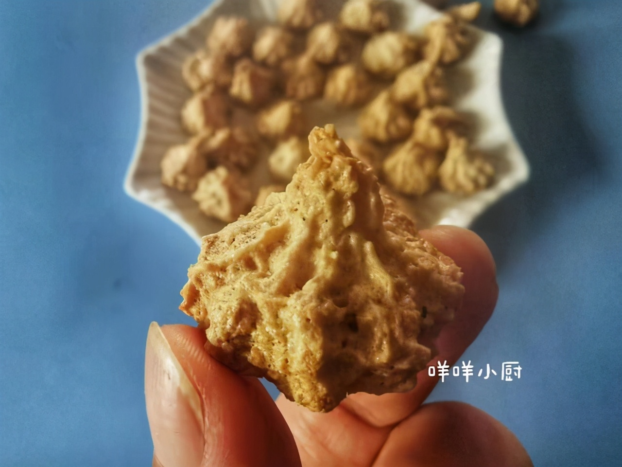 用鸡蛋清做的饼干入口即化,如何制作很酥松的饼干