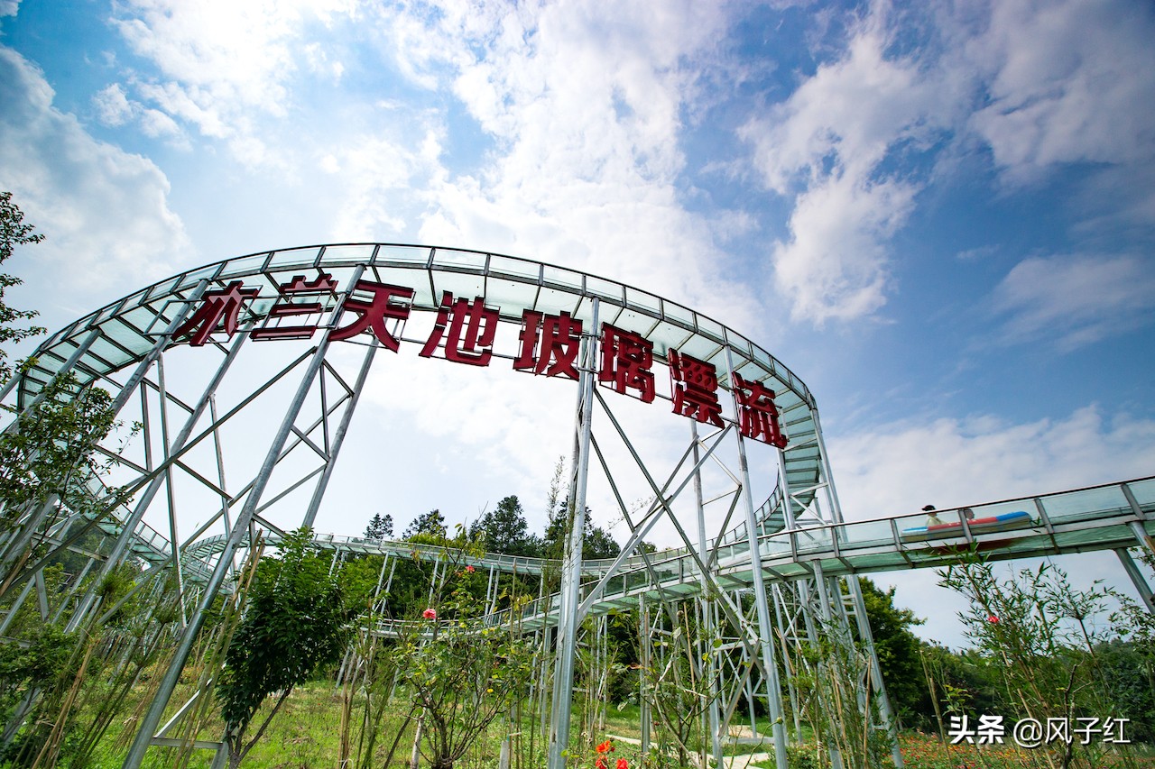 湖北网红玻璃水滑道多少钱,玻璃漂流武汉