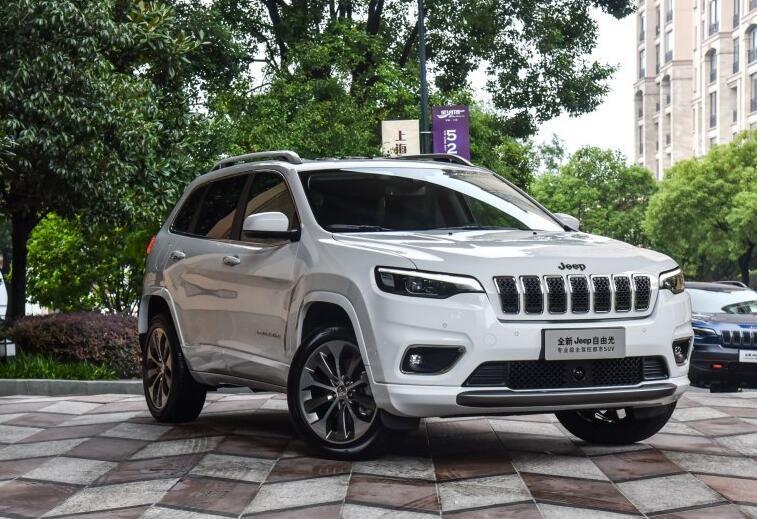 新款jeep自由光颜值大增,全新jeep自由光耗油吗
