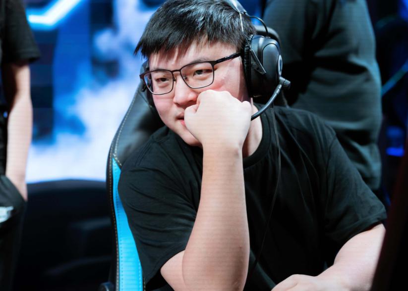 鐢电珵鍦堥泦浣撲负uzi鍙戝0,鐢电珵鍦堝ぇ浣垎鏂檜zi