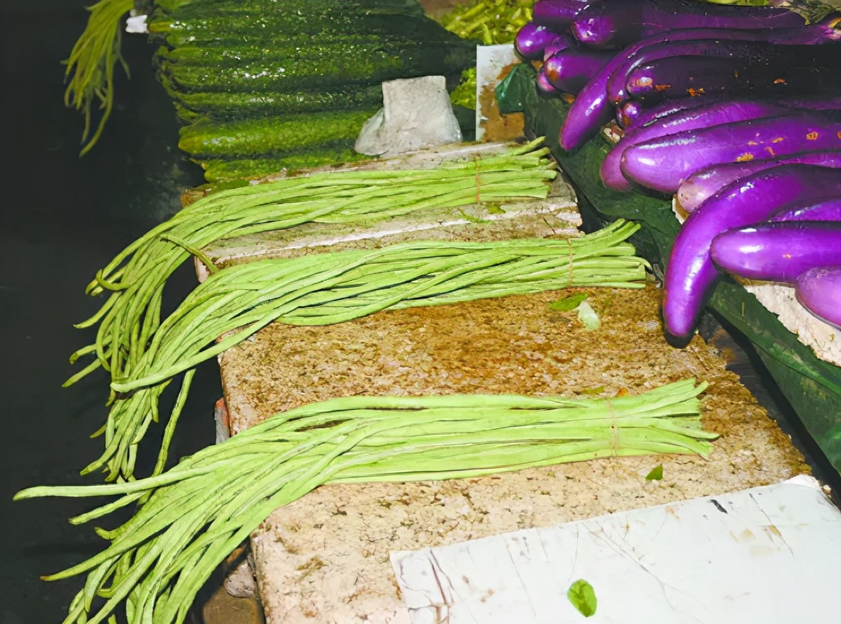 豇豆到底是白豇豆还是青豇豆,红豇豆与白豇豆的区别
