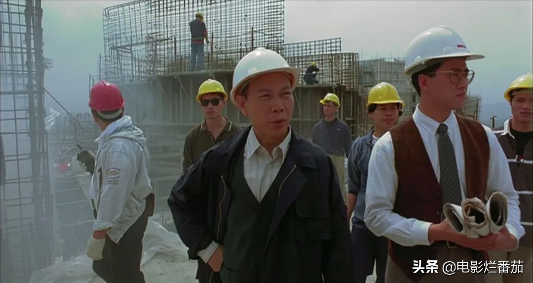 一急之下炒掉导演自己来，成龙在放火烧掉整条街后，电影终于大卖