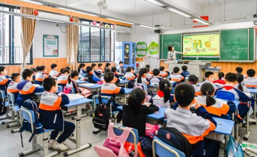 长岭居小学升初中,长岭居小学在黄埔区的排名