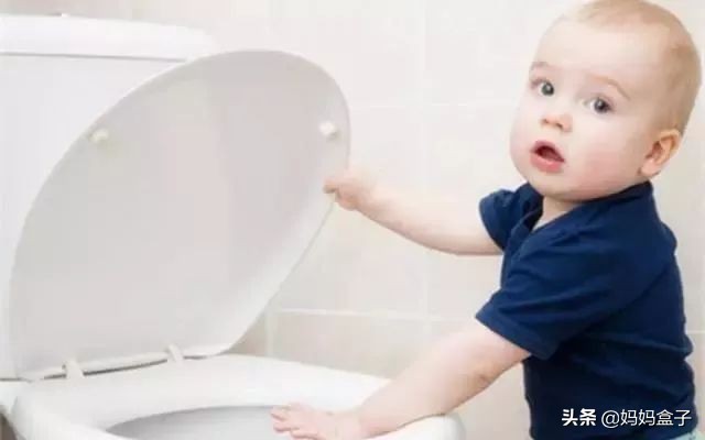 宝宝尿裤子怎么办一招解决,宝宝总尿裤子怎么正确引导