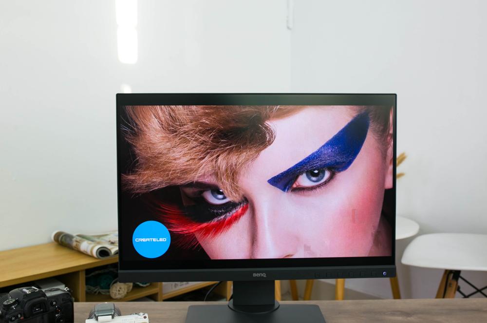 明基sw240的10bit是原生的吗,明基sw240显示器偏绿