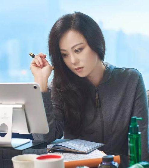 章小蕙最落魄的时候还是神采奕奕,章小蕙前两任怎么破产的