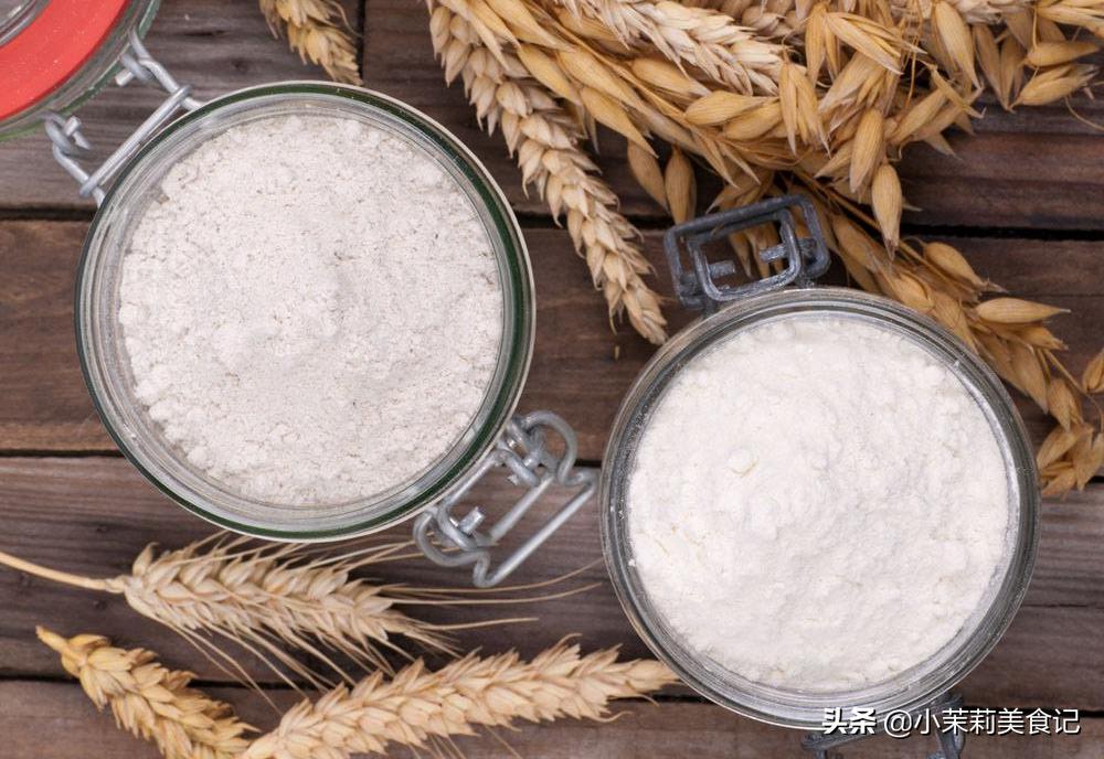 低筋高筋中筋面粉区别方法,低筋和高筋面粉做东西的区别