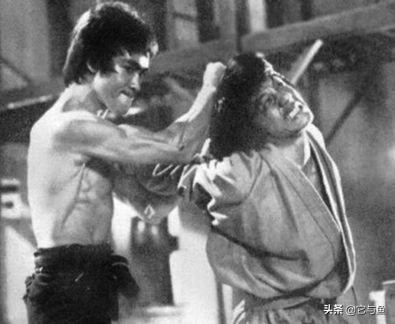 影星成龙出生年月,中国前100位伟大演员成龙