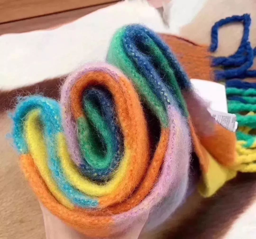 围巾女冬季百搭彩虹格子,冬季高级感彩虹围巾