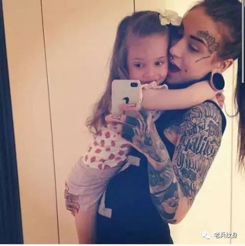 世界第一纹身模特,法国著名纹身模特