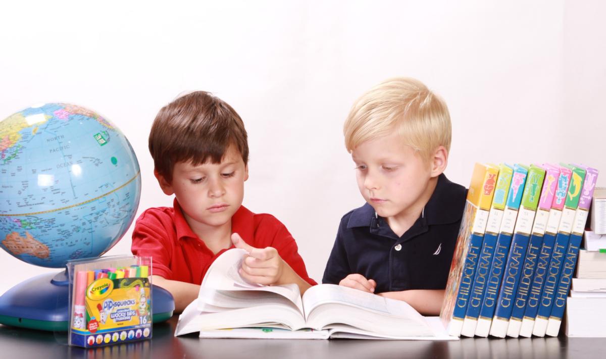 食指比无名指长智力低下,食指与无名指哪个长代表智力强