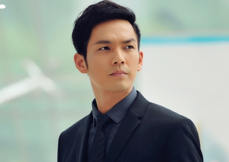 妻子痴迷明星,43岁妻子迷恋男明星该离婚吗