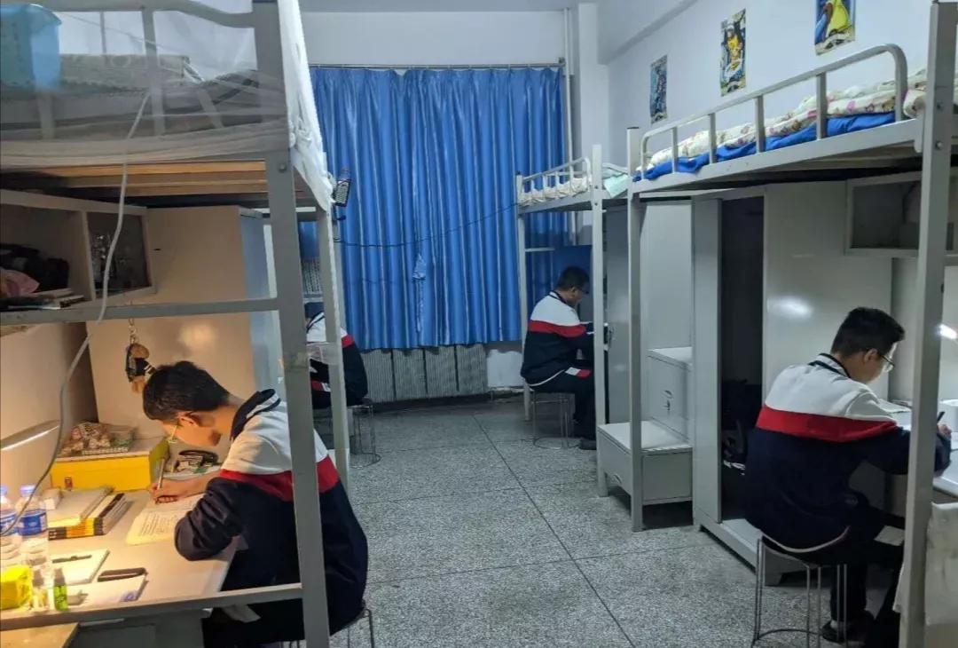 辽宁省普通高级中学(二十二)渤海大学附属高级中学