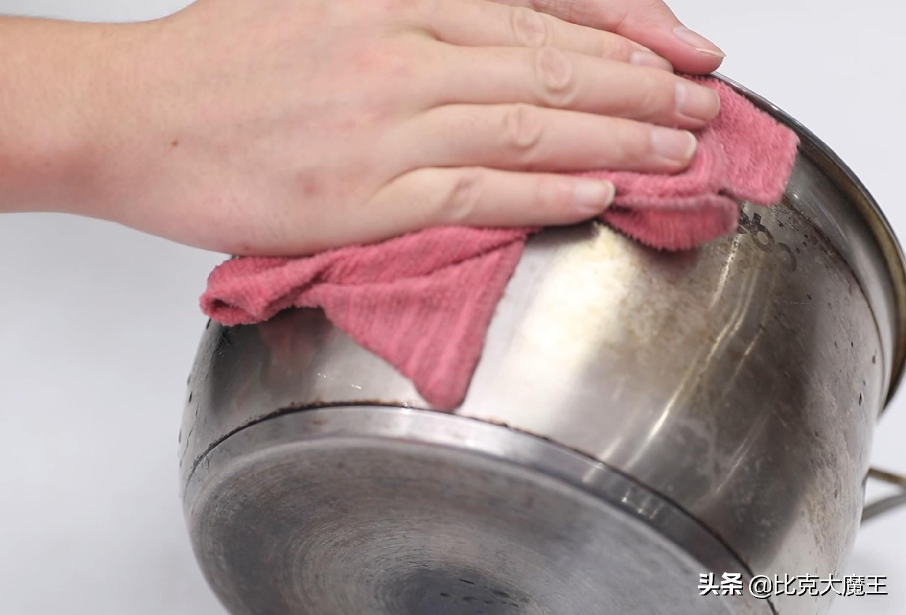 不锈钢锅去黄渍小妙招,不锈钢锅黄渍洗不掉教你一招