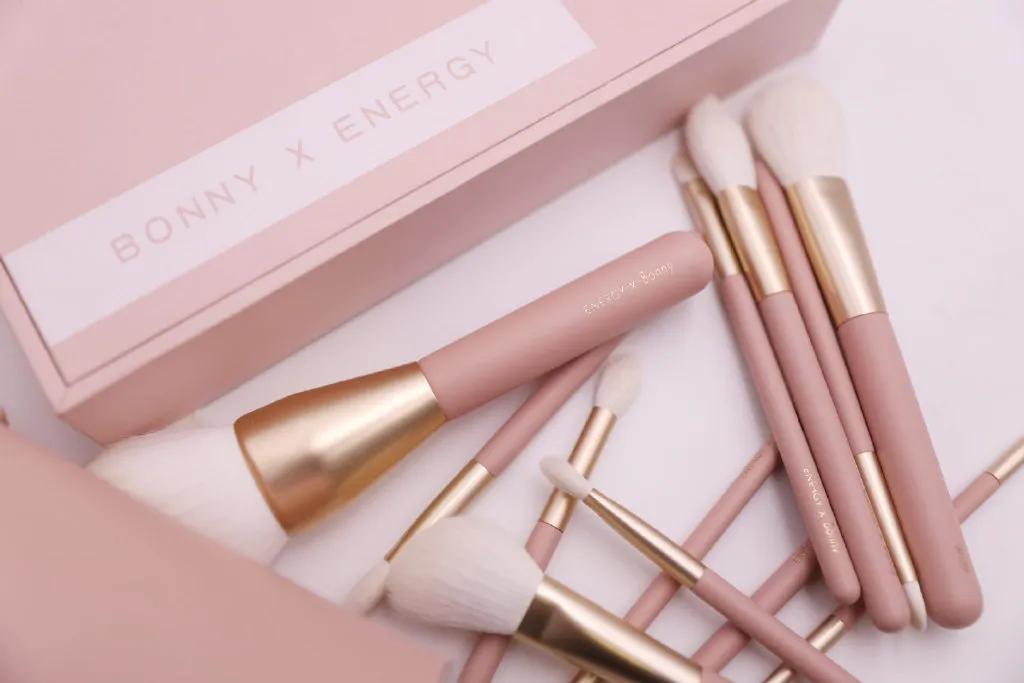 妆后没有想象中好看?想要提升化妆技巧,离不开这些工具