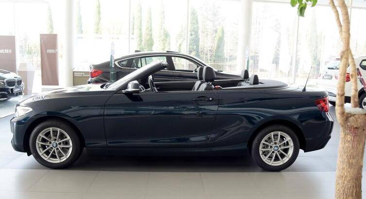 宝马2系敞篷车值不值得买代步,11万公里的宝马2系敞篷值得入手吗