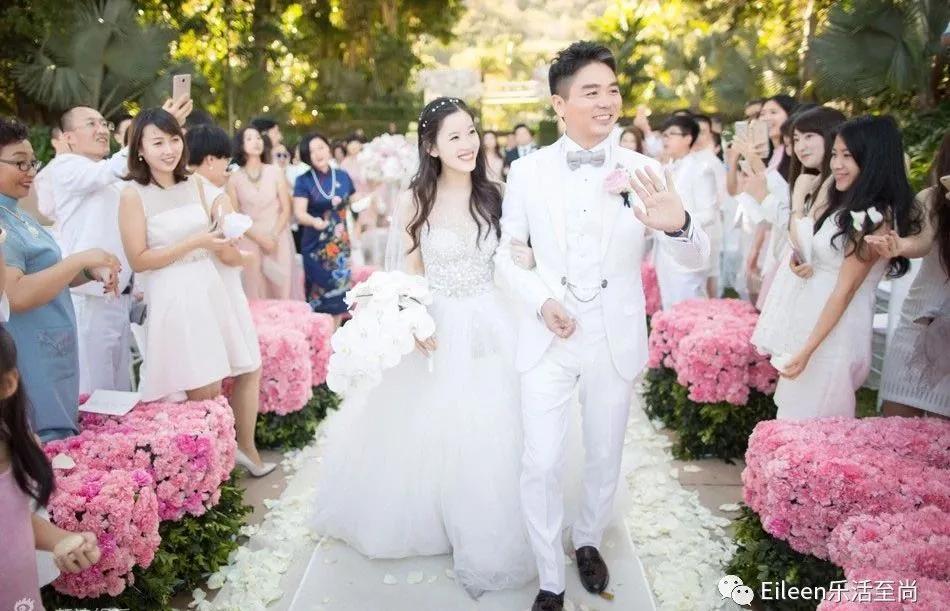 合影被裁？奶茶妹妹的千亿名媛晋级路还有多长？