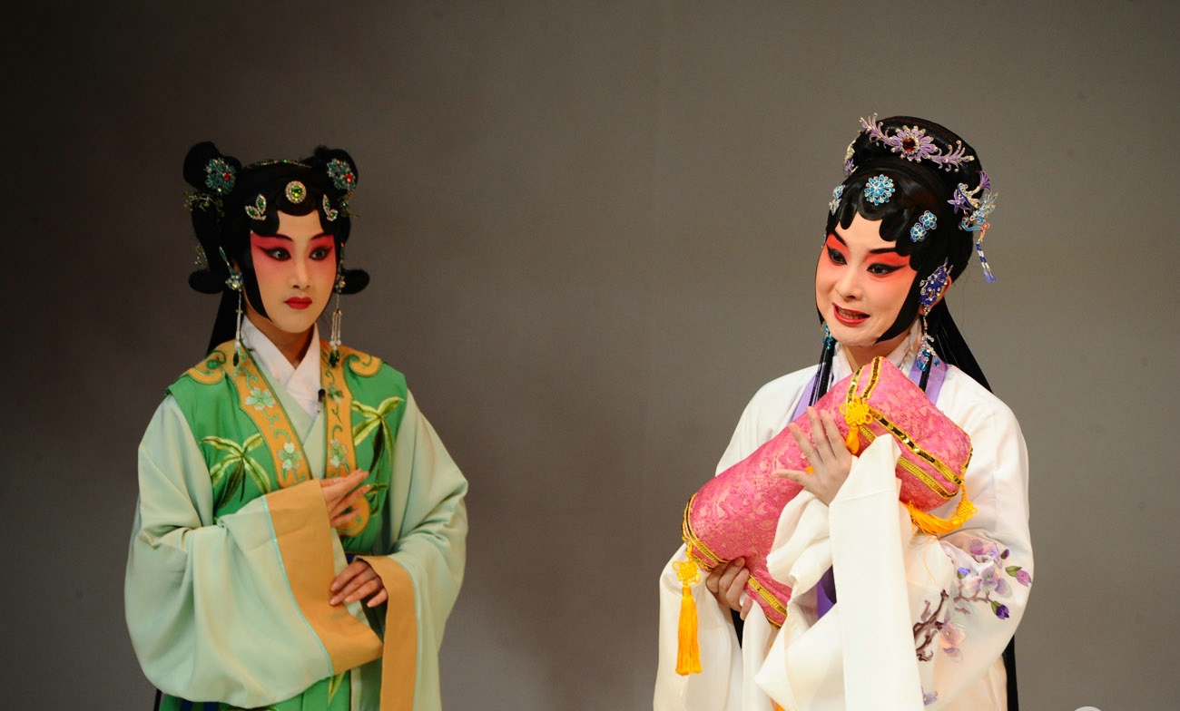 钗头凤唐婉真的爱陆游吗,钗头凤和陆游与唐婉是一个故事吗