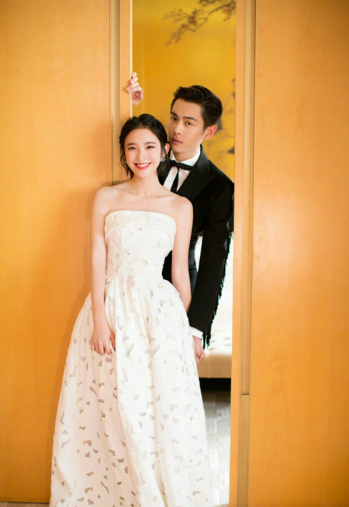 白月光和张若昀太般配了你怎么看,唐艺昕和张若昀看着挺般配的