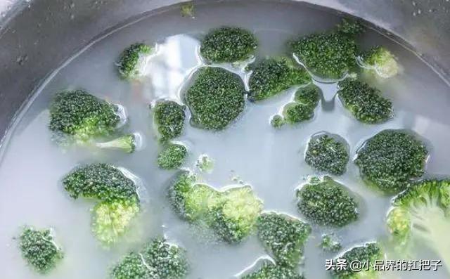 西兰花在盐水里泡了一夜还能吃吗,西兰花用碱水洗能不能洗掉农药