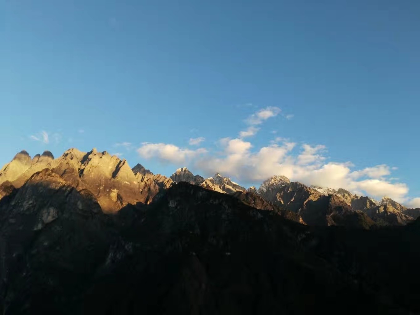 云南虎跳峡徒步线路初级,虎跳峡徒步28道弯