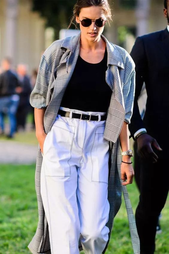 塞衣角最好看的方法,塞衣角塞法教程