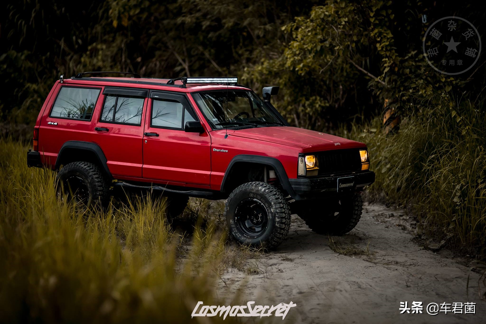 2014吉普切诺基4x4价格,老款吉普大切诺基4x4