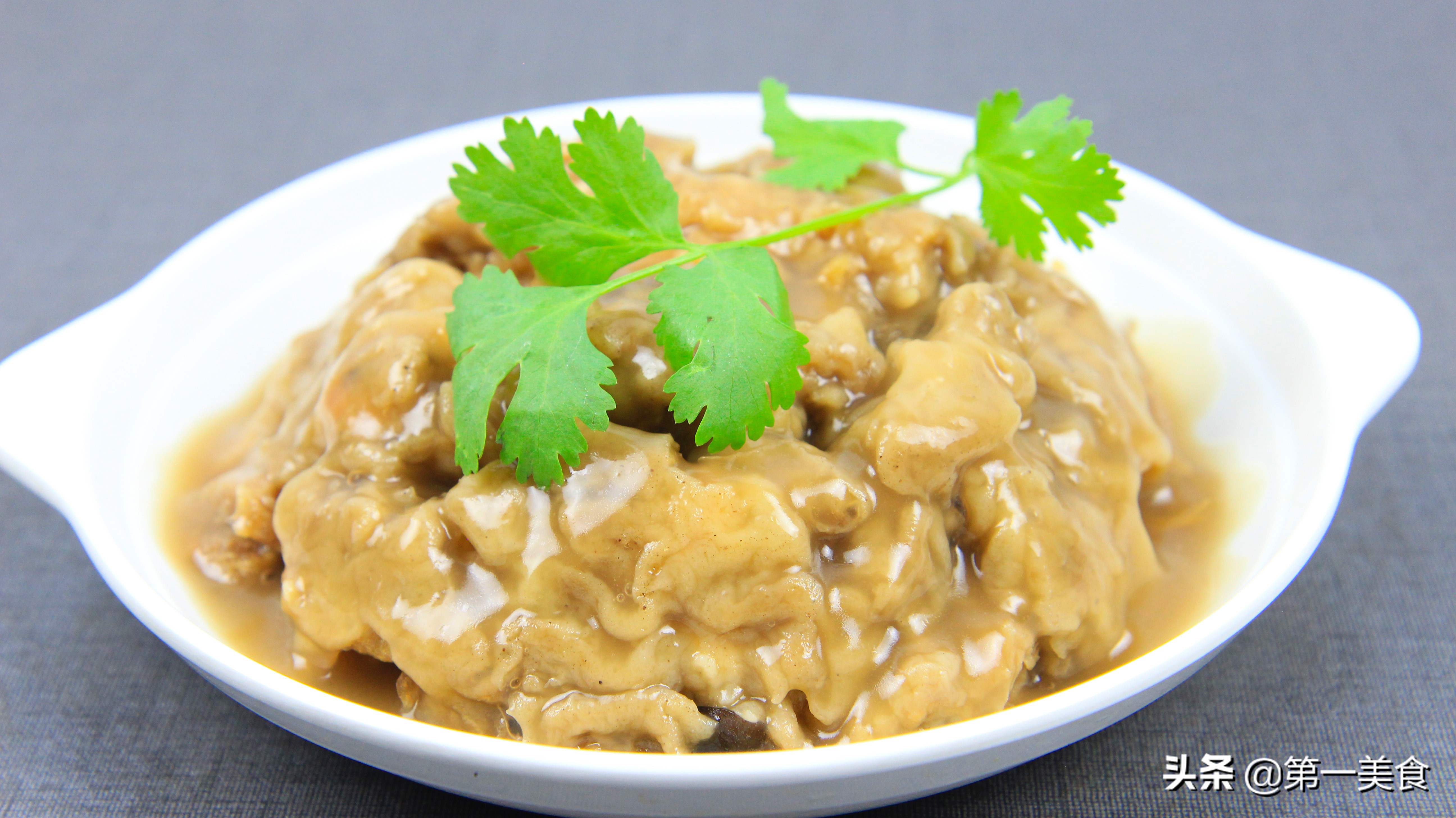 最经典的黄焖鸡做法,大厨教你黄焖鸡做法