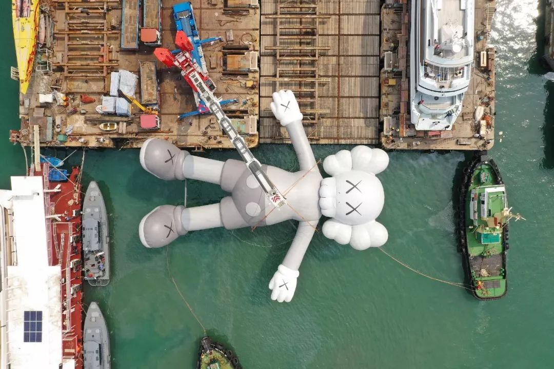 “傍大款”者,优衣库也