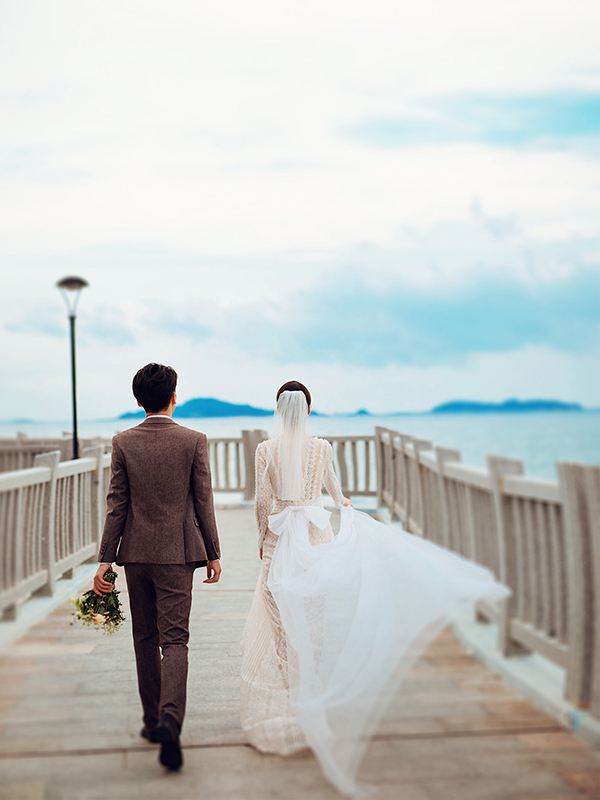 那些受过的伤都会变成我们的铠甲,所有伤痛结的痂都会成为你的铠甲