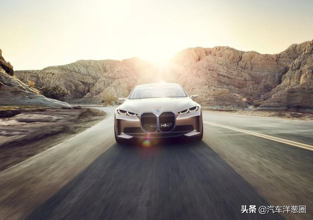 宝马换新车标了！蓝天白云帅炸，以后黑白标只代表低端宝马车主？