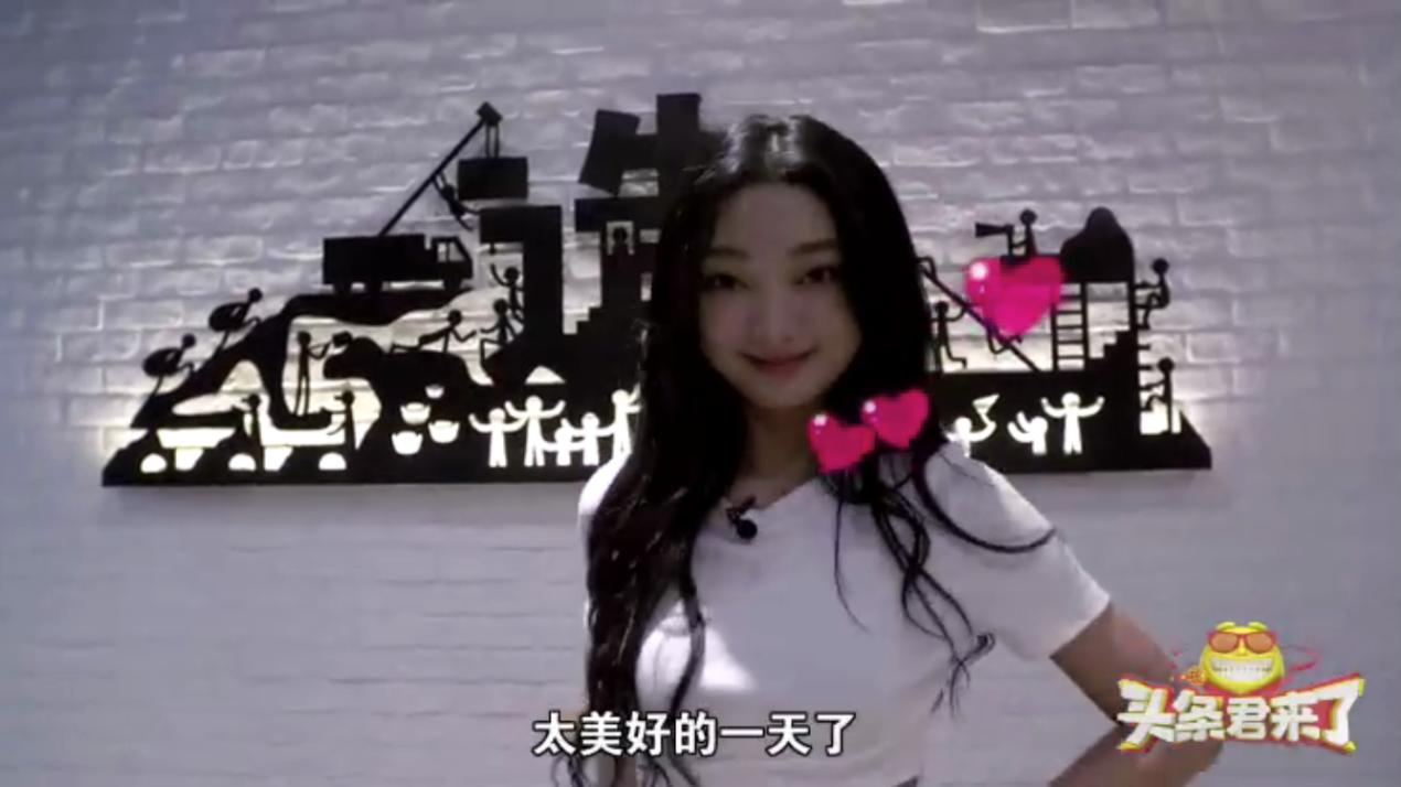 火箭少女101紫宁李紫婷唱歌,火箭少女101成员李紫婷戴手套