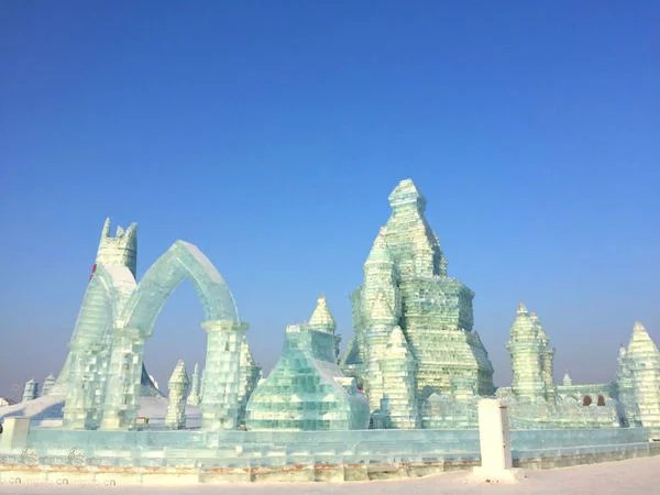 哈尔滨冰灯游玩攻略,哈尔滨冰灯梦幻之行