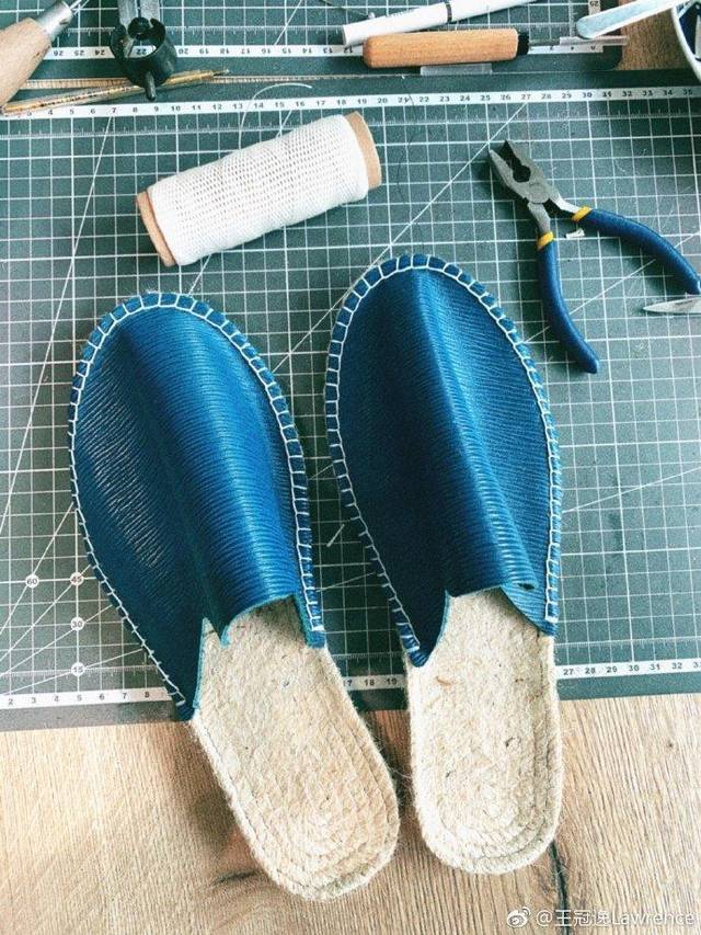 “大嘴猴夫妇”都是宝藏!海兰察亲手制作皮拖鞋,肱二头肌很打眼
