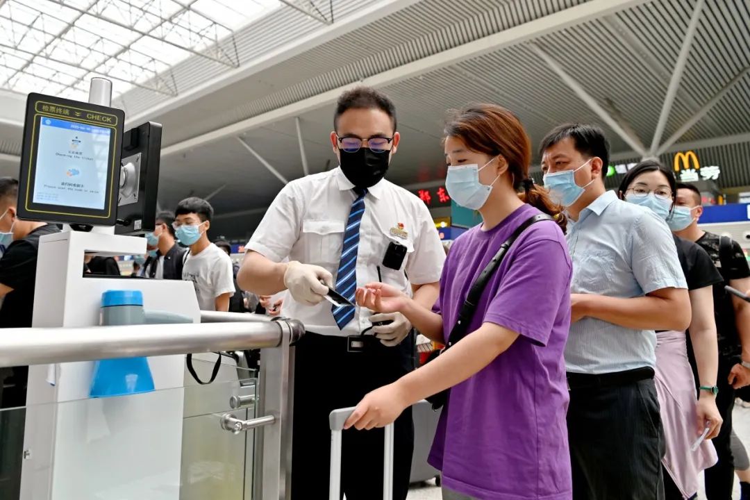 雨天车辆安全锦囊,雨天出行安全小锦囊