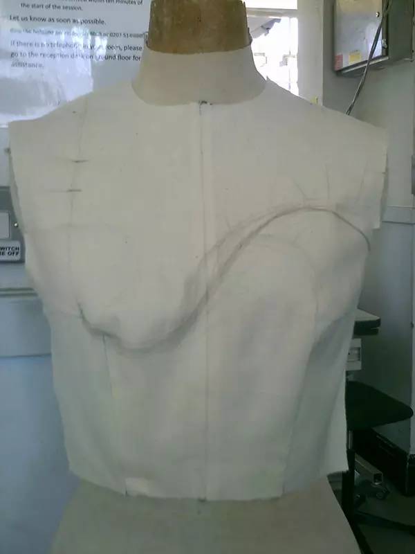 服装设计立体裁剪用什么纸,服装设计立体裁剪作业