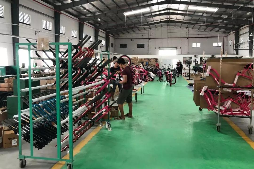 日本墓碑断货，新娘没婚纱穿，谁在为断供的“中国制造”买单？