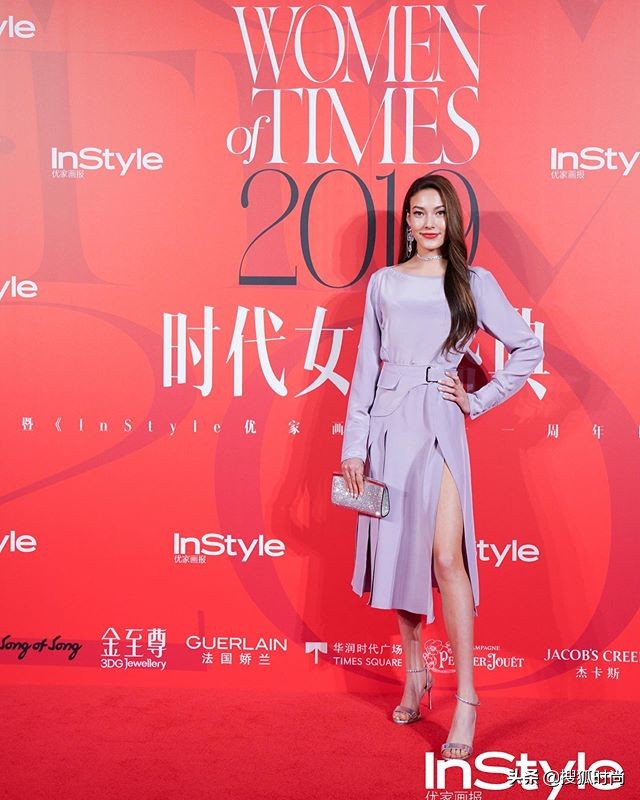 16岁华裔女孩滑冰夺冠,16岁少女放弃美籍想加入中国籍