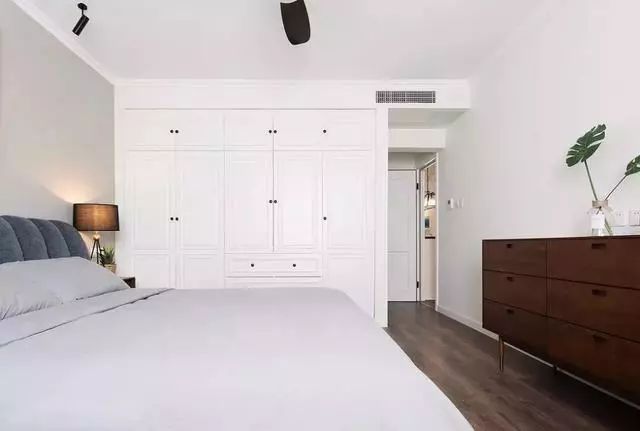 衣柜不到顶该如何处理?学会这4招,教你省下一大笔钱