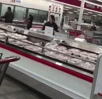 中国大妈们在国外跳广场舞,中国大妈在温哥华商场跳广场舞