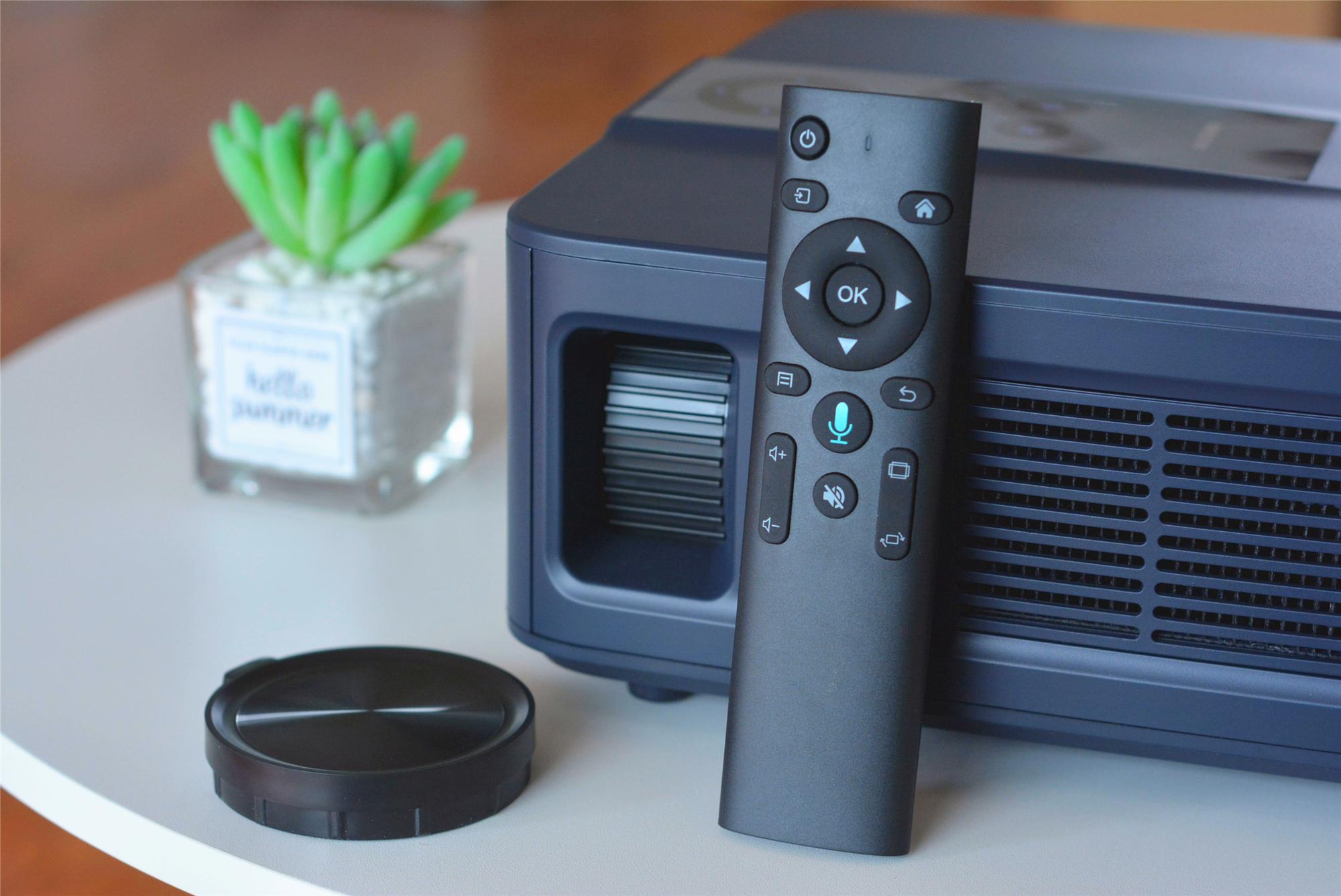 国产推出“新款LED投影”：900ANSI够不够用？白天开窗实测