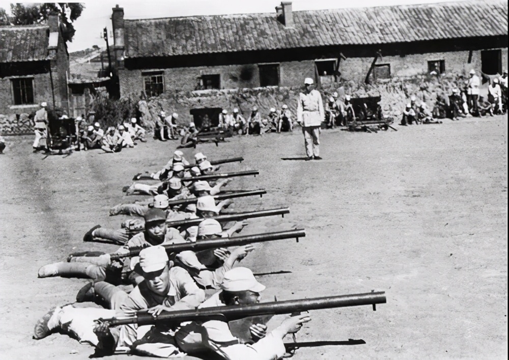 三个月搞出的山寨货,比正品还好用,志愿军手中的51火啥来头?