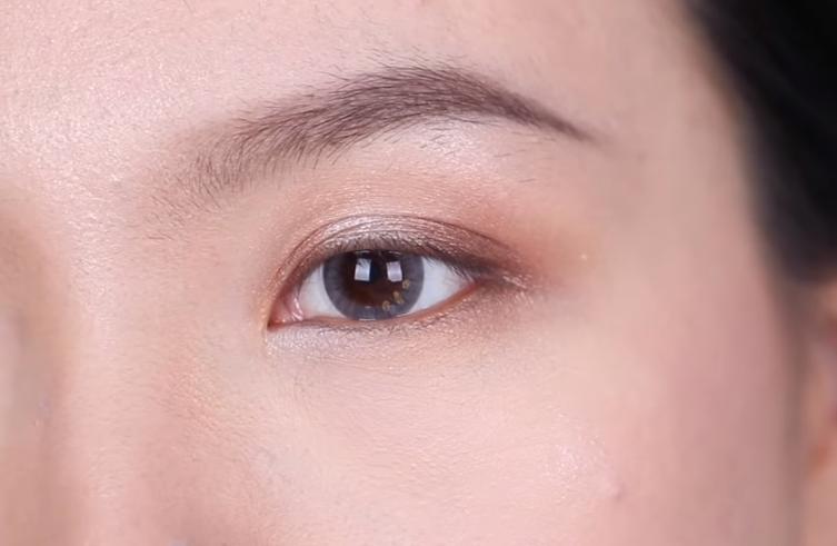 儿童粉色眼影的画法步骤大全,眼影化妆步骤的先后顺序图