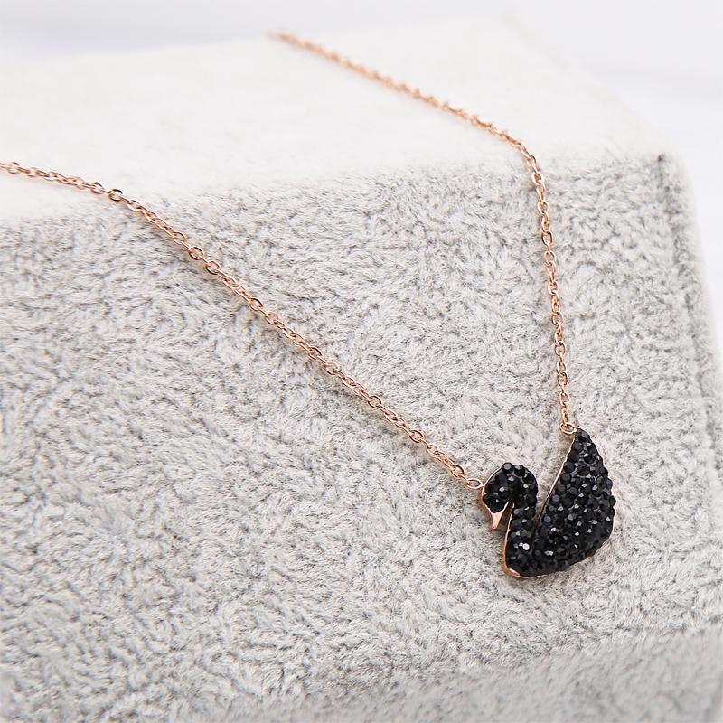 男生买礼物明明很便宜却说很贵,为男生花钱买礼物值得吗