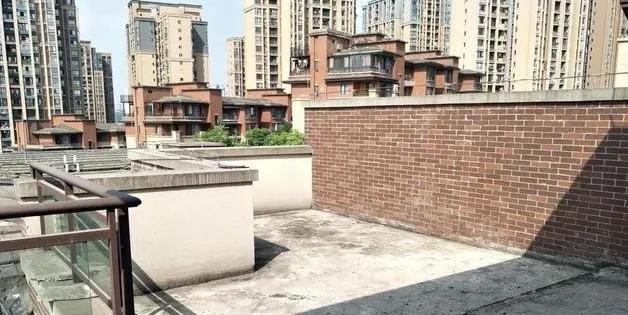 顶楼房间很热降温妙招,楼顶房间很热是不是桑拿房