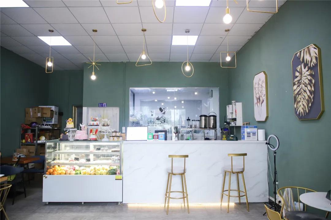 新手小白学做西点要去培训机构吗,想学西点该去什么店里学